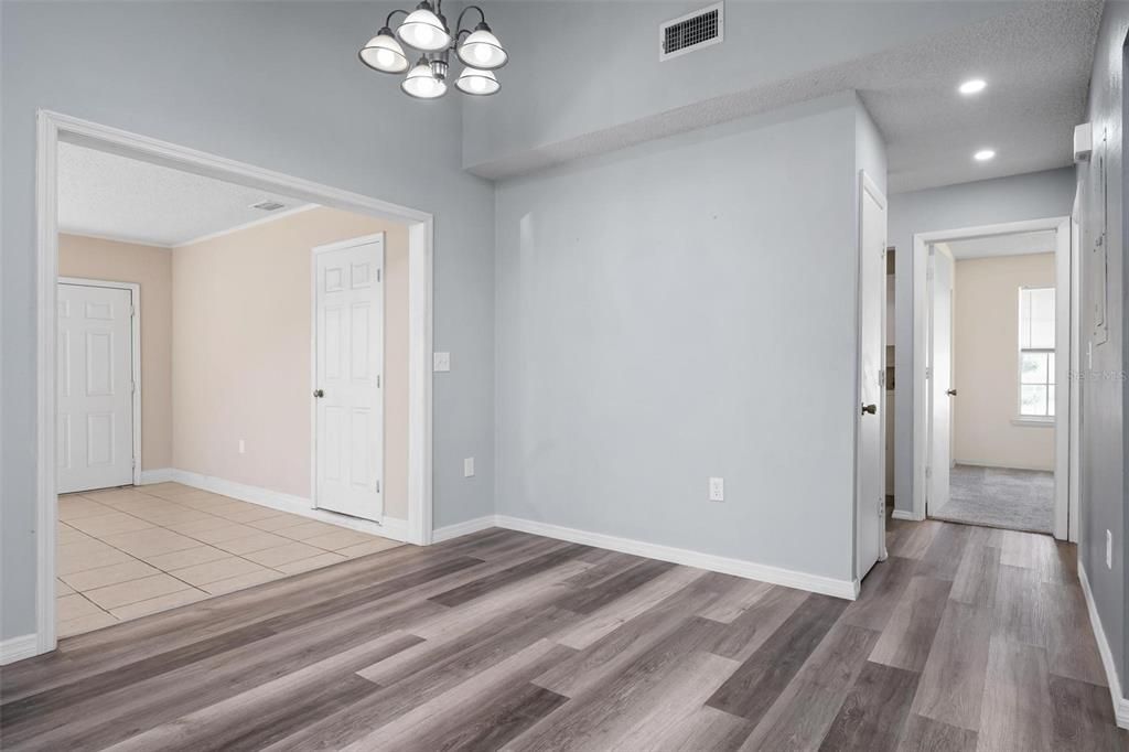 Activo con contrato: $199,900 (2 camas, 2 baños, 1326 Pies cuadrados)