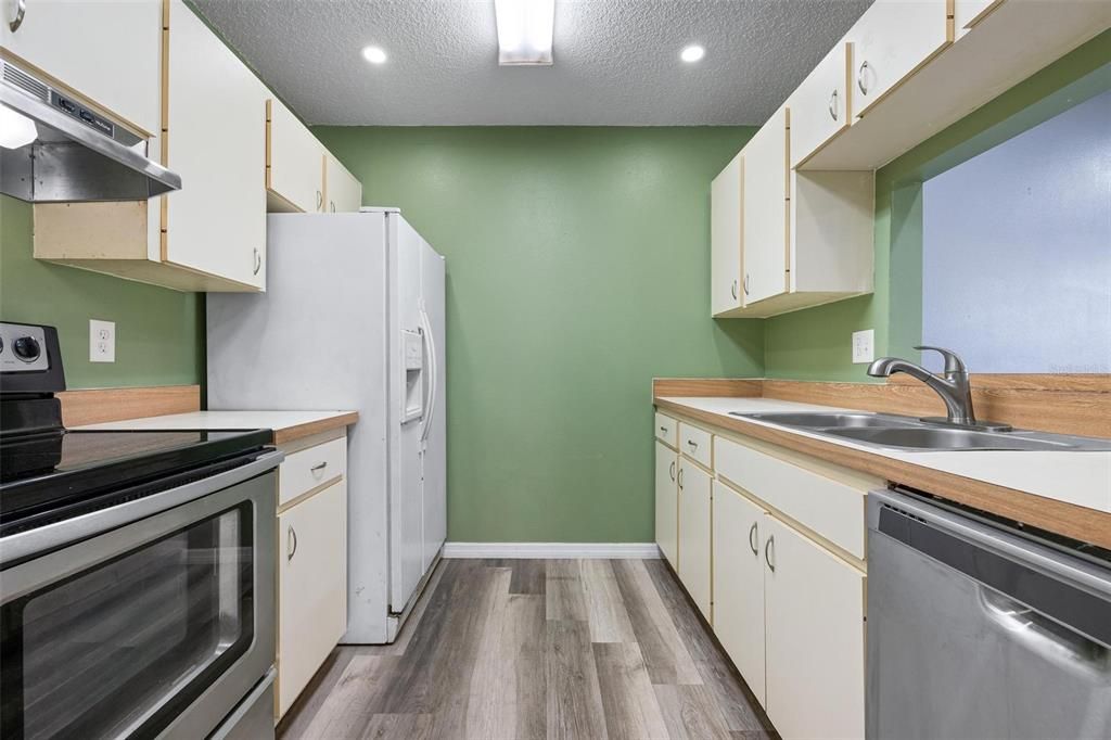 Activo con contrato: $199,900 (2 camas, 2 baños, 1326 Pies cuadrados)