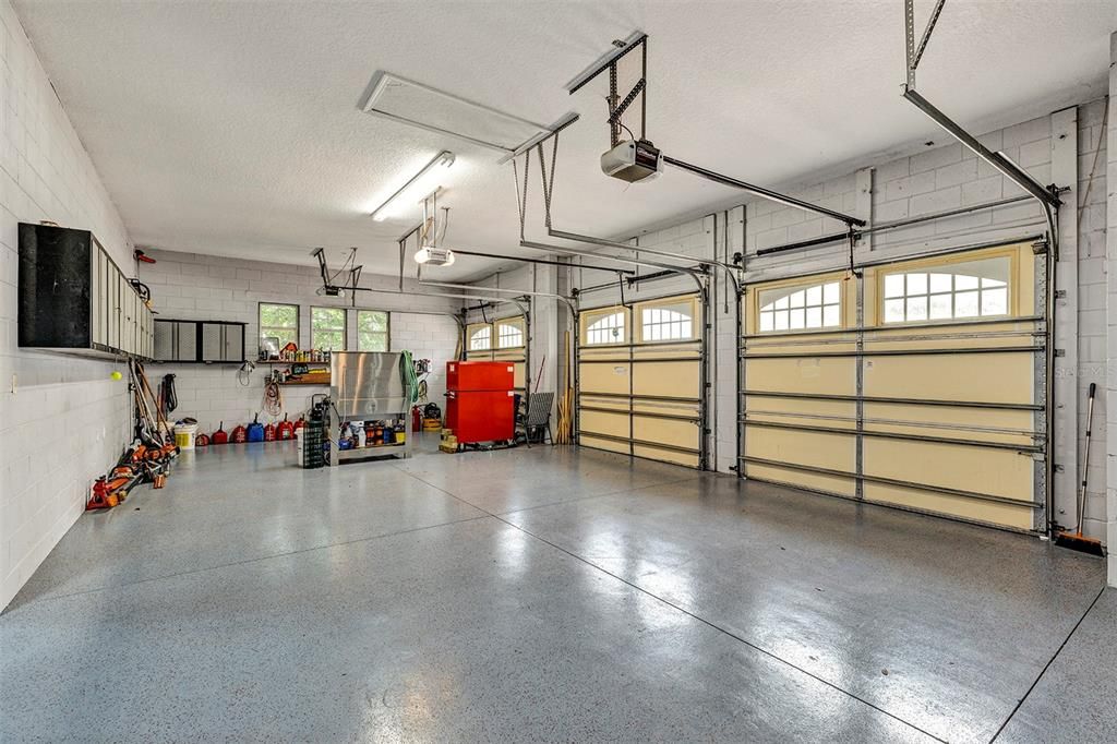 For Sale: $1,885,000 (3 beds, 2 baths, 4020 Square Feet)