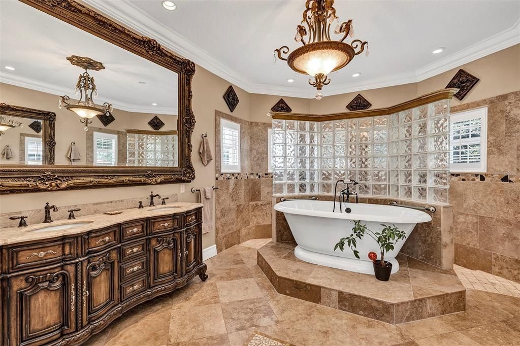 For Sale: $1,885,000 (3 beds, 2 baths, 4020 Square Feet)