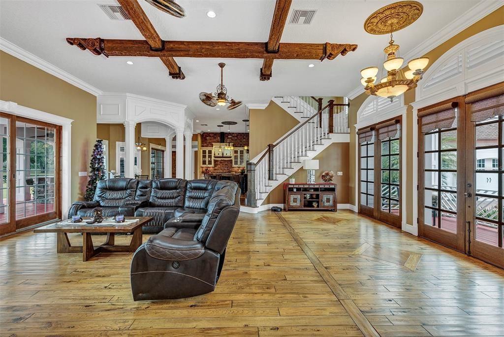 For Sale: $1,885,000 (3 beds, 2 baths, 4020 Square Feet)