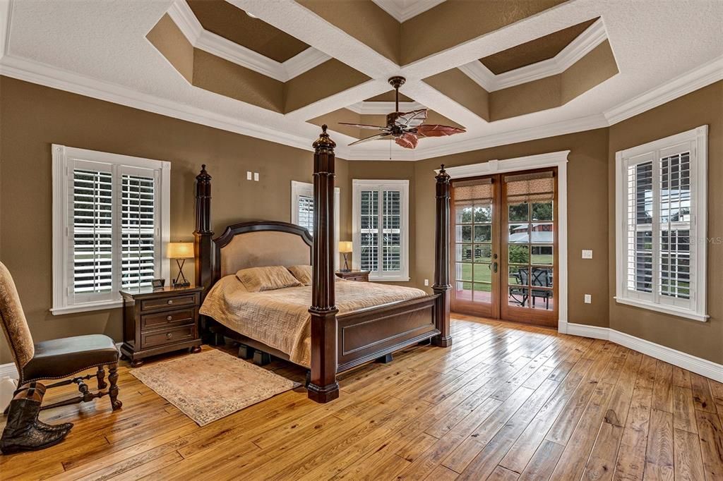 For Sale: $1,885,000 (3 beds, 2 baths, 4020 Square Feet)