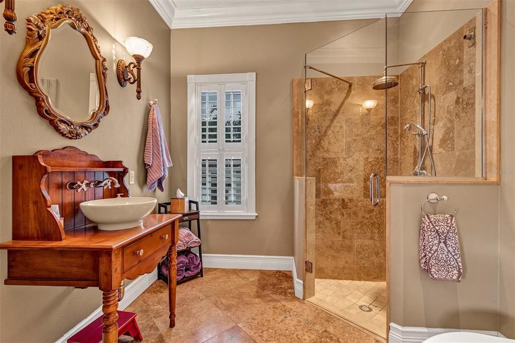 For Sale: $1,885,000 (3 beds, 2 baths, 4020 Square Feet)