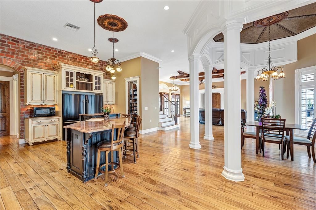 For Sale: $1,885,000 (3 beds, 2 baths, 4020 Square Feet)