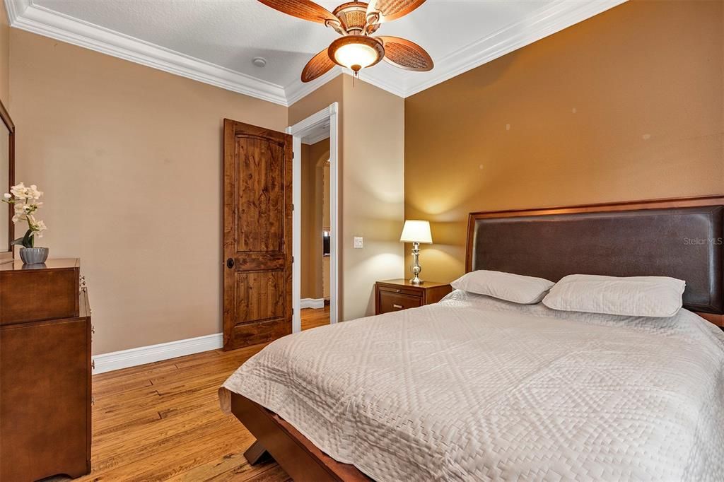 For Sale: $1,885,000 (3 beds, 2 baths, 4020 Square Feet)