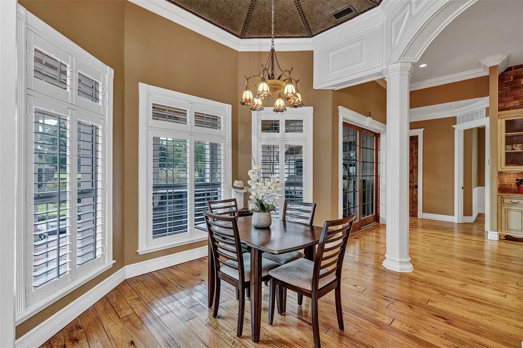 For Sale: $1,885,000 (3 beds, 2 baths, 4020 Square Feet)