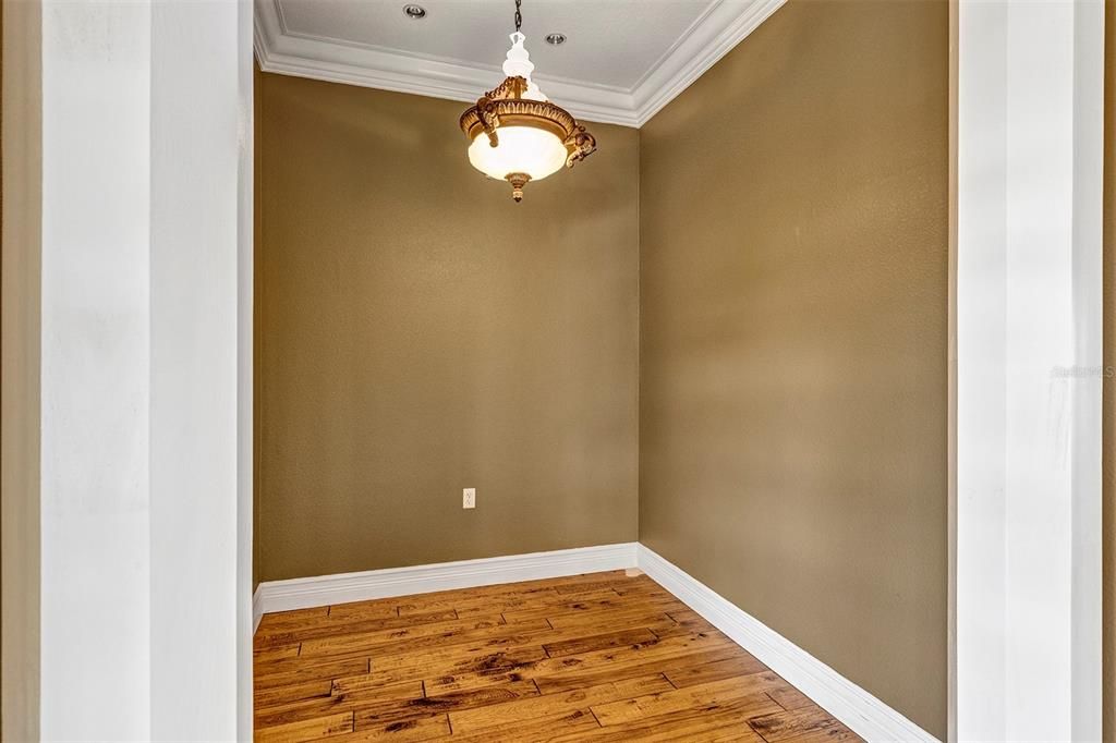 For Sale: $1,885,000 (3 beds, 2 baths, 4020 Square Feet)