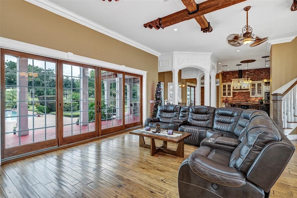 For Sale: $1,885,000 (3 beds, 2 baths, 4020 Square Feet)