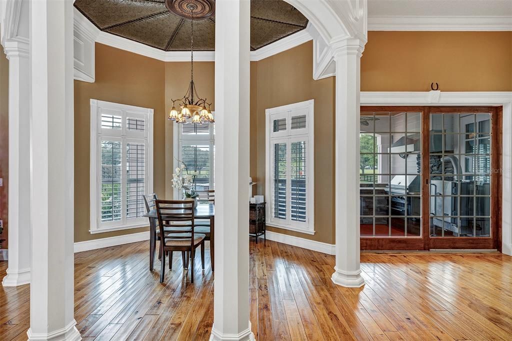 For Sale: $1,885,000 (3 beds, 2 baths, 4020 Square Feet)