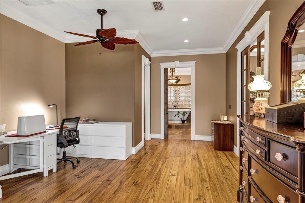 For Sale: $1,885,000 (3 beds, 2 baths, 4020 Square Feet)