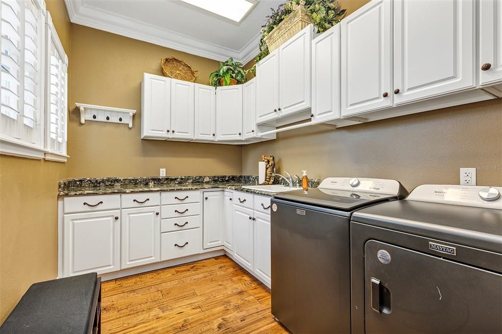 For Sale: $1,885,000 (3 beds, 2 baths, 4020 Square Feet)