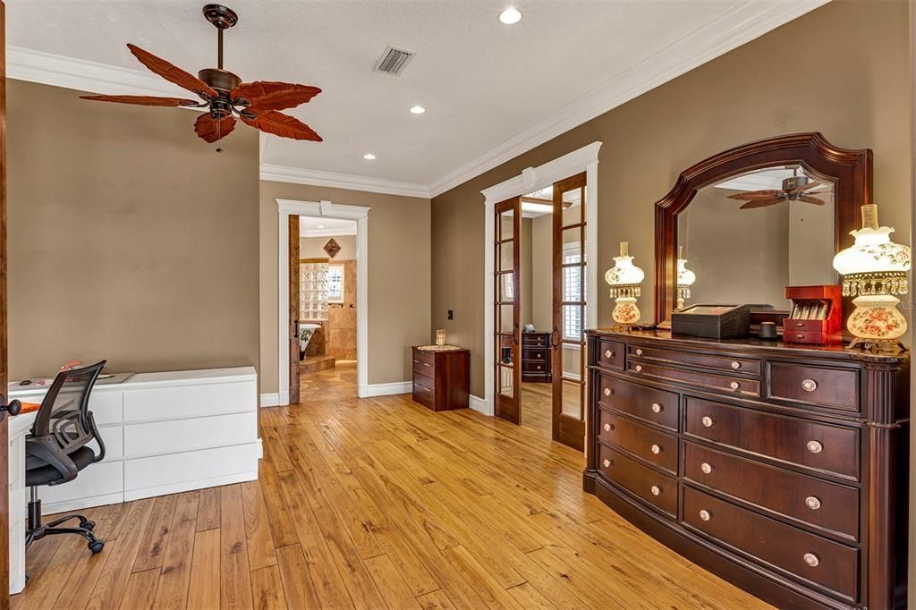 For Sale: $1,885,000 (3 beds, 2 baths, 4020 Square Feet)