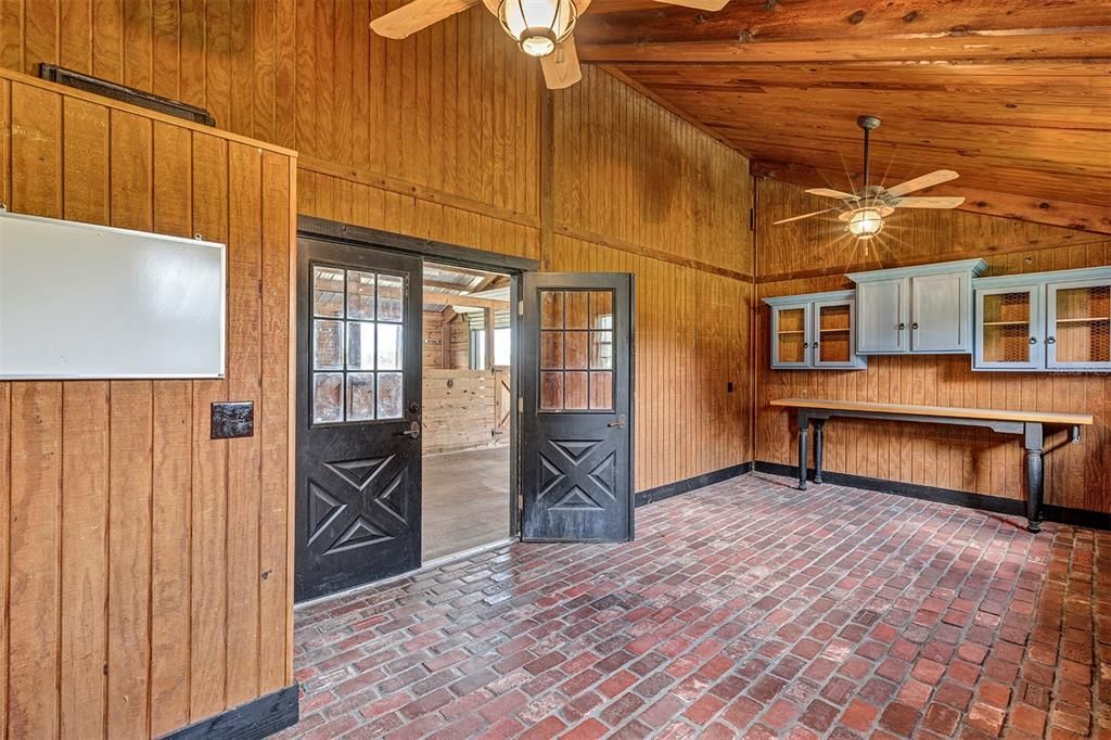 For Sale: $1,885,000 (3 beds, 2 baths, 4020 Square Feet)