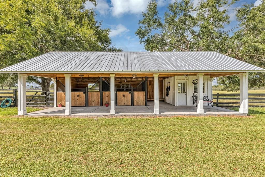 For Sale: $1,885,000 (3 beds, 2 baths, 4020 Square Feet)