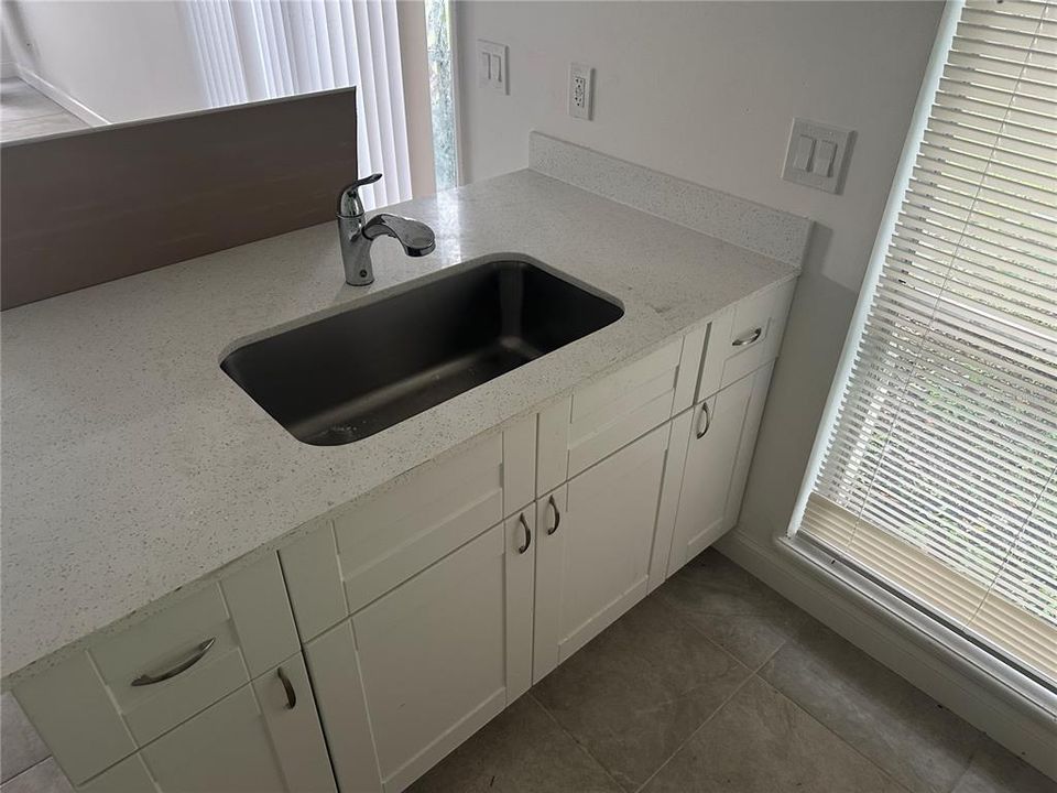 For Rent: $1,150 (4 beds, 4 baths, 1736 Square Feet)