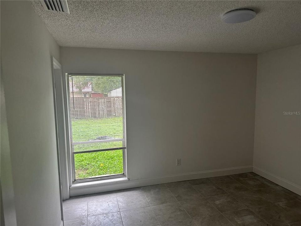 For Rent: $1,150 (4 beds, 4 baths, 1736 Square Feet)