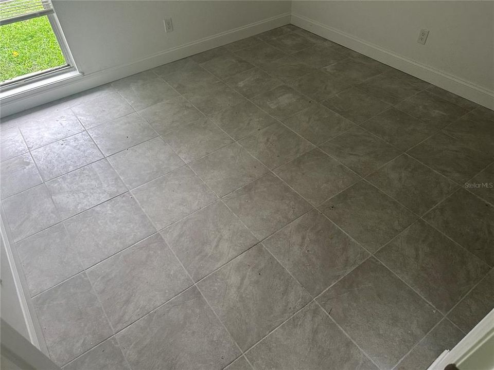 For Rent: $1,150 (4 beds, 4 baths, 1736 Square Feet)