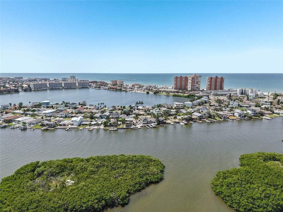 На продажу: $335,000 (0.08 acres)