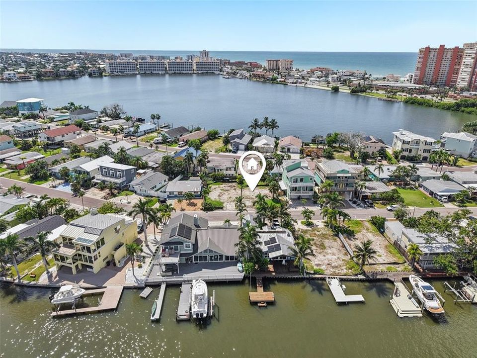 На продажу: $335,000 (0.08 acres)