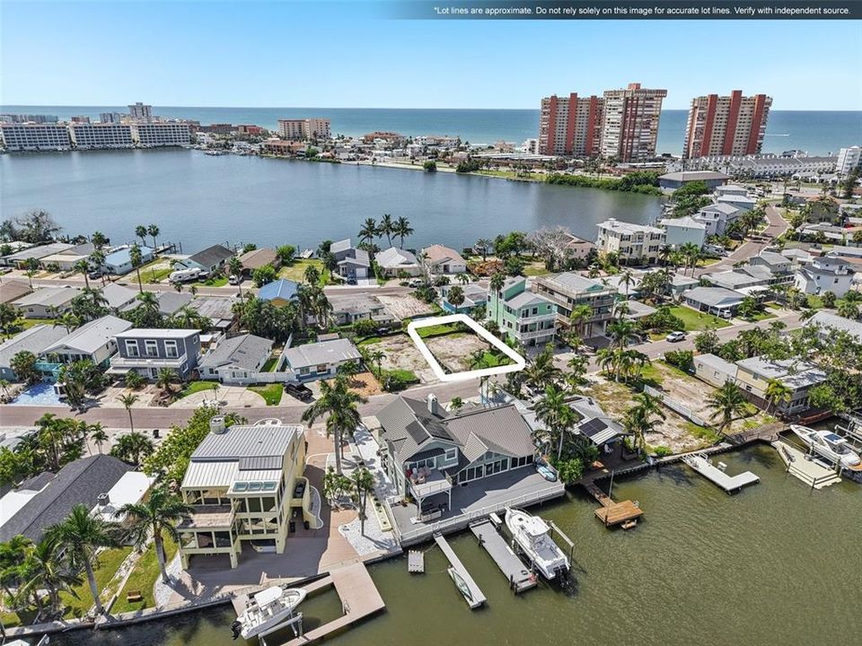 На продажу: $335,000 (0.08 acres)