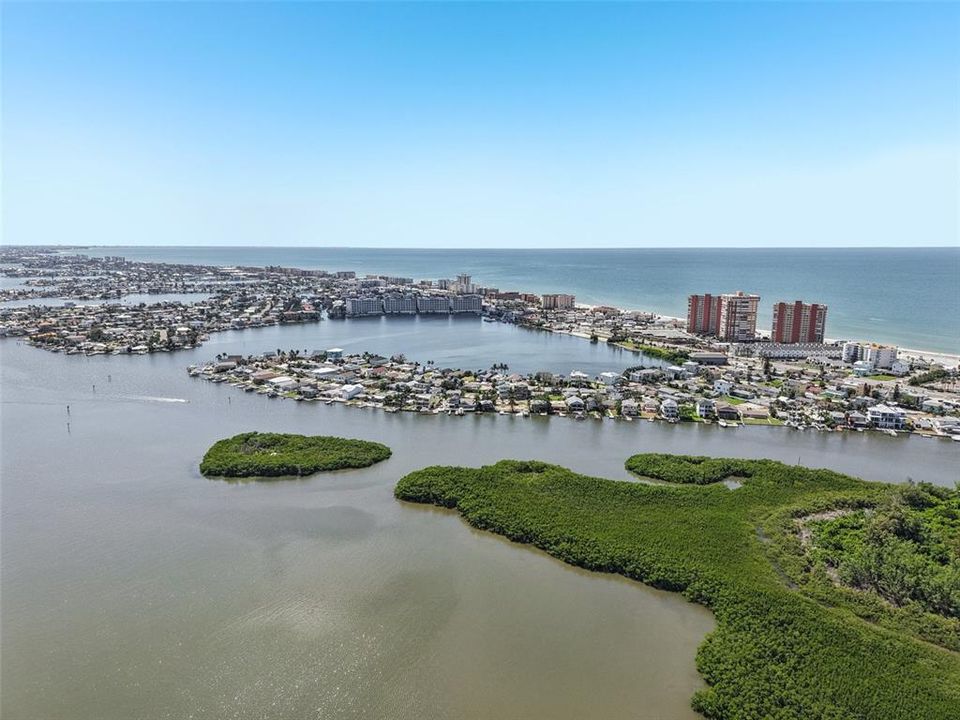 На продажу: $335,000 (0.08 acres)