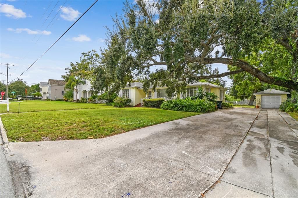 Под контрактом: $950,000 (2 спален, 1 ванн, 1511 Квадратных фут)