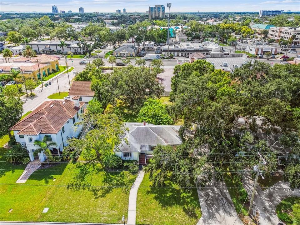 Под контрактом: $950,000 (2 спален, 1 ванн, 1511 Квадратных фут)