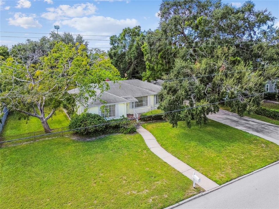 Под контрактом: $950,000 (2 спален, 1 ванн, 1511 Квадратных фут)