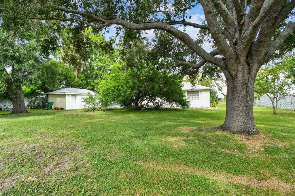 Под контрактом: $950,000 (2 спален, 1 ванн, 1511 Квадратных фут)