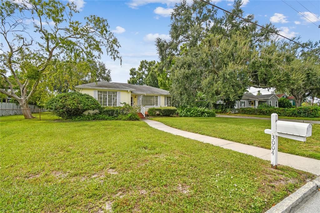 Под контрактом: $950,000 (2 спален, 1 ванн, 1511 Квадратных фут)