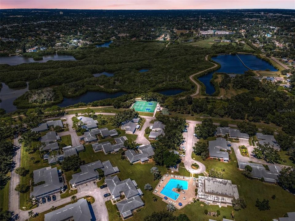 Под контрактом: $224,900 (2 спален, 2 ванн, 1180 Квадратных фут)