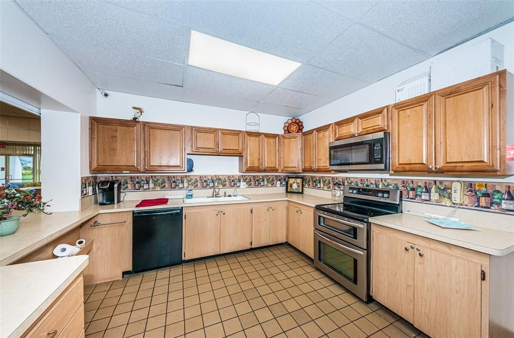 Под контрактом: $224,900 (2 спален, 2 ванн, 1180 Квадратных фут)