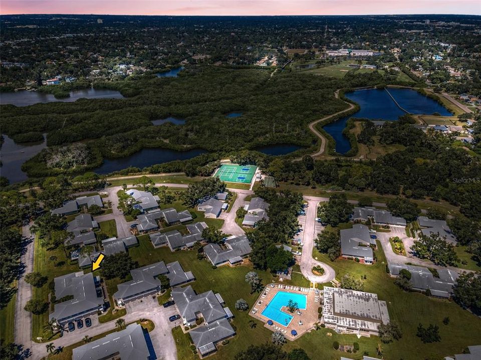 Под контрактом: $224,900 (2 спален, 2 ванн, 1180 Квадратных фут)