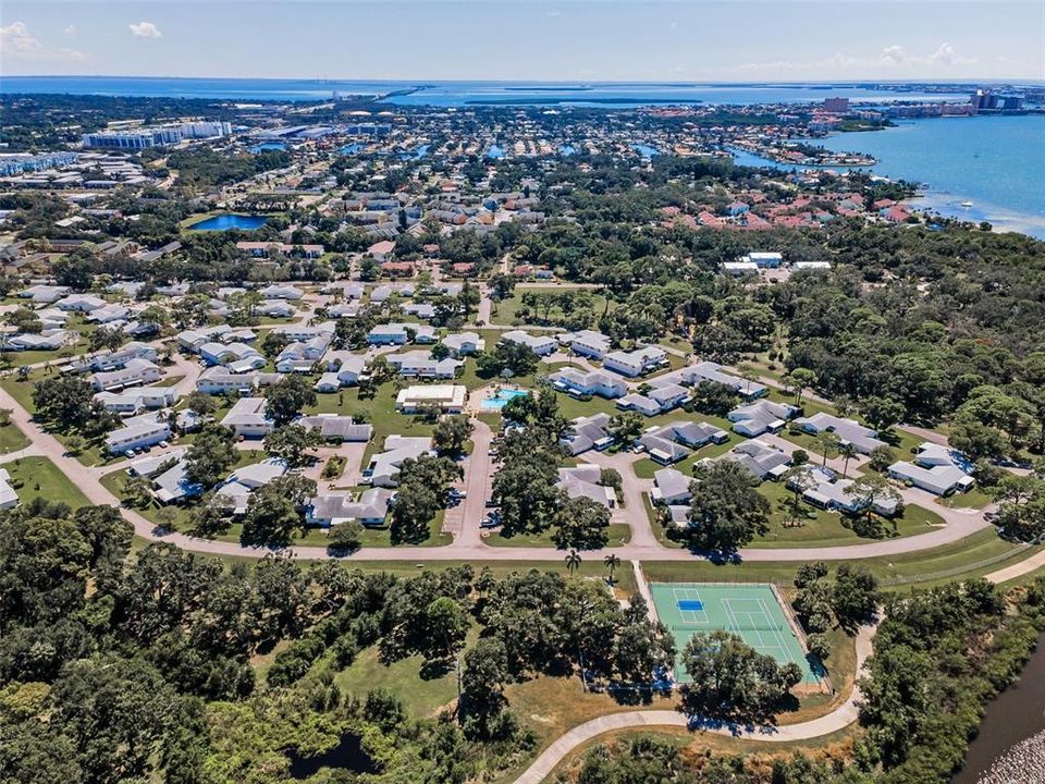 Под контрактом: $224,900 (2 спален, 2 ванн, 1180 Квадратных фут)