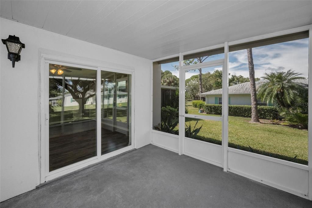 Под контрактом: $224,900 (2 спален, 2 ванн, 1180 Квадратных фут)