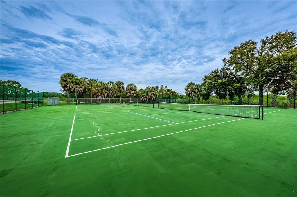 Под контрактом: $224,900 (2 спален, 2 ванн, 1180 Квадратных фут)