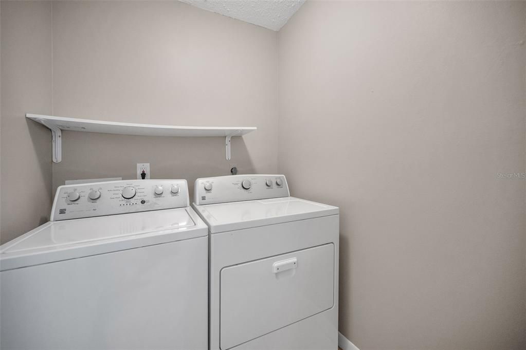 Под контрактом: $224,900 (2 спален, 2 ванн, 1180 Квадратных фут)