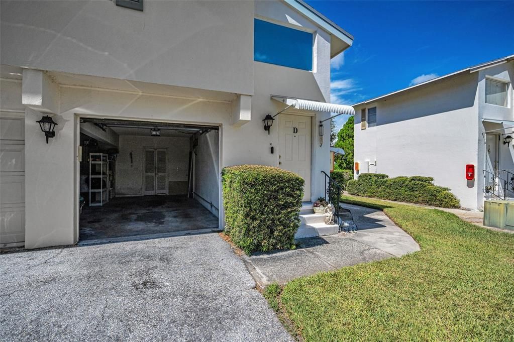 Под контрактом: $224,900 (2 спален, 2 ванн, 1180 Квадратных фут)