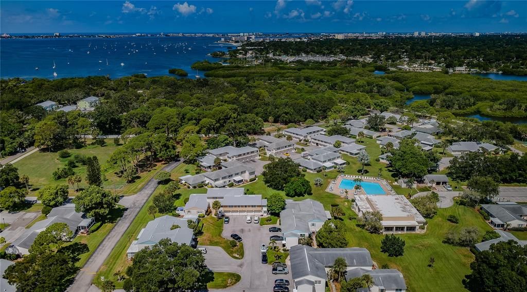 Под контрактом: $224,900 (2 спален, 2 ванн, 1180 Квадратных фут)