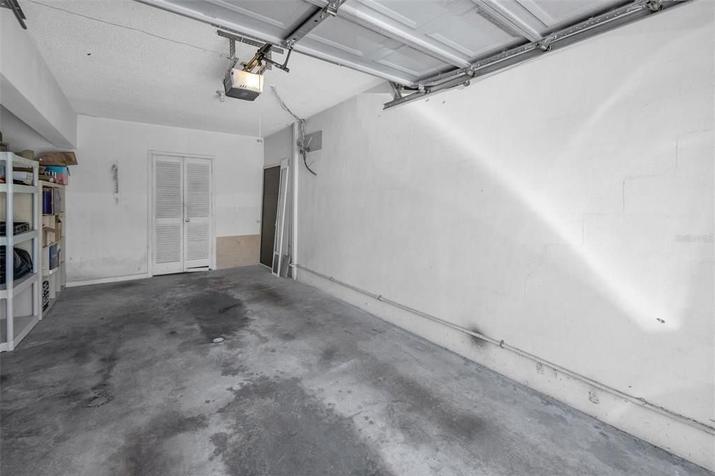 Под контрактом: $224,900 (2 спален, 2 ванн, 1180 Квадратных фут)