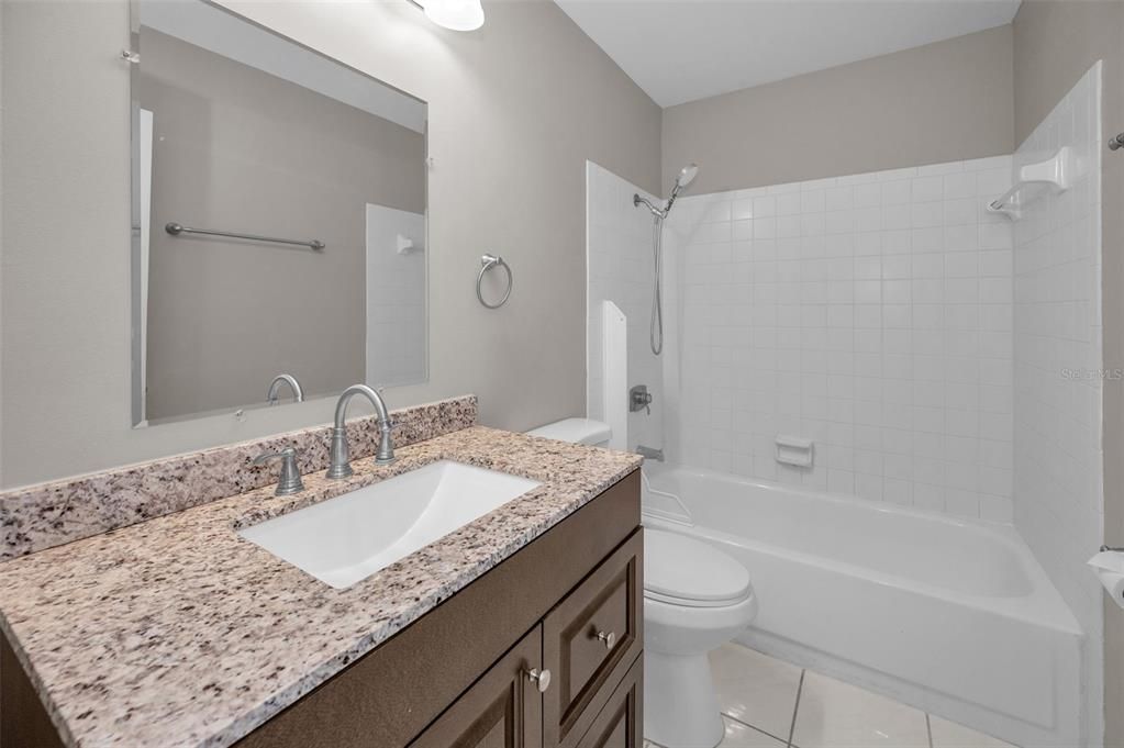 Под контрактом: $224,900 (2 спален, 2 ванн, 1180 Квадратных фут)