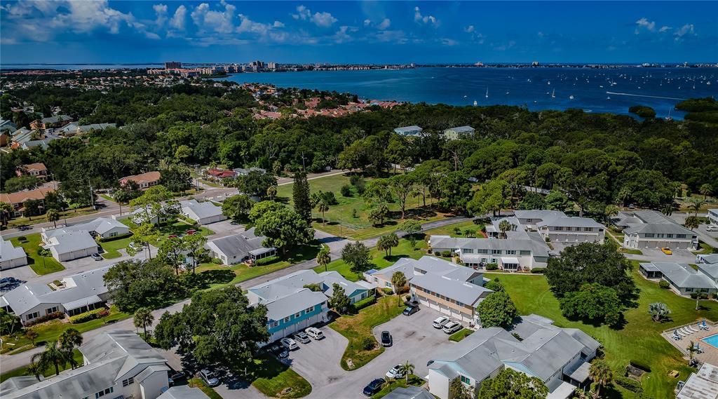 Под контрактом: $224,900 (2 спален, 2 ванн, 1180 Квадратных фут)