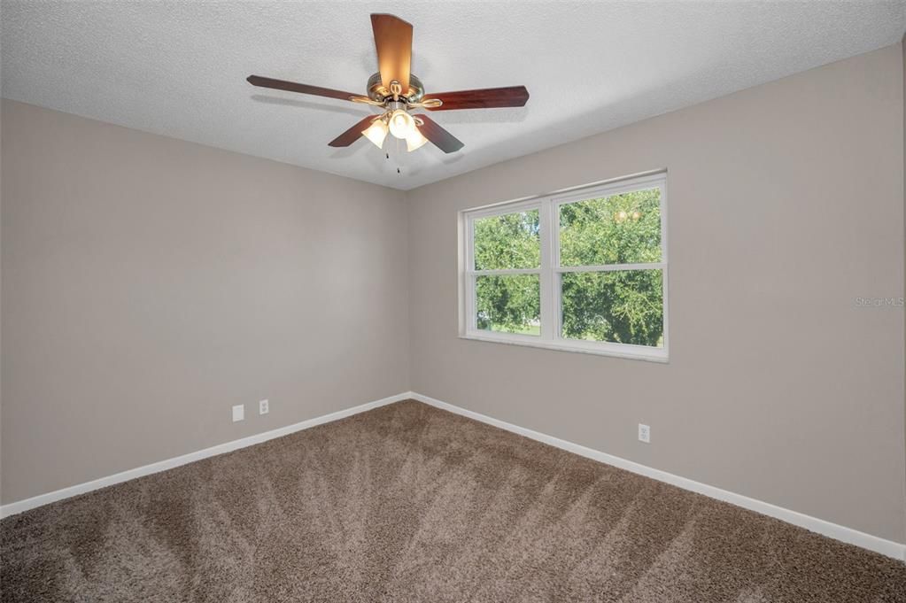 Под контрактом: $224,900 (2 спален, 2 ванн, 1180 Квадратных фут)