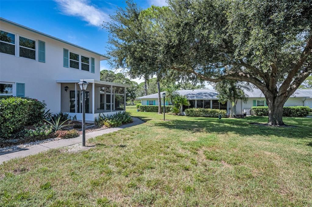 Под контрактом: $224,900 (2 спален, 2 ванн, 1180 Квадратных фут)