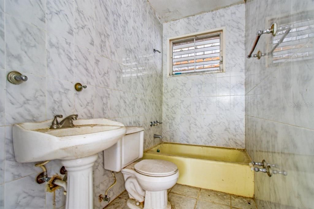 For Sale: $148,500 (3 beds, 1 baths, 1000 Square Feet)