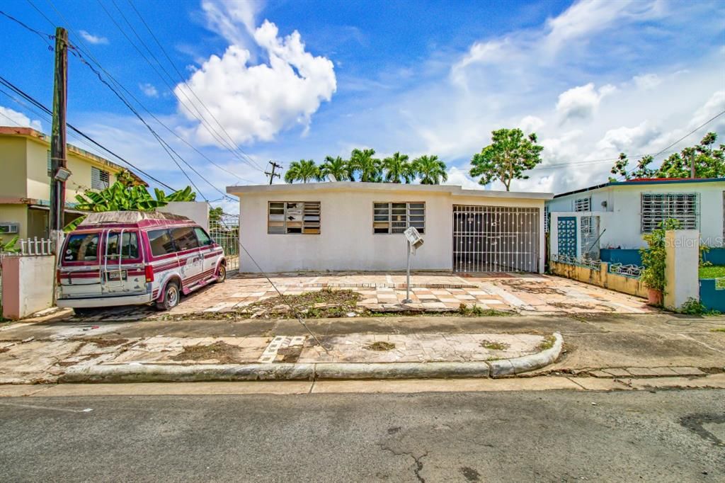 For Sale: $148,500 (3 beds, 1 baths, 1000 Square Feet)