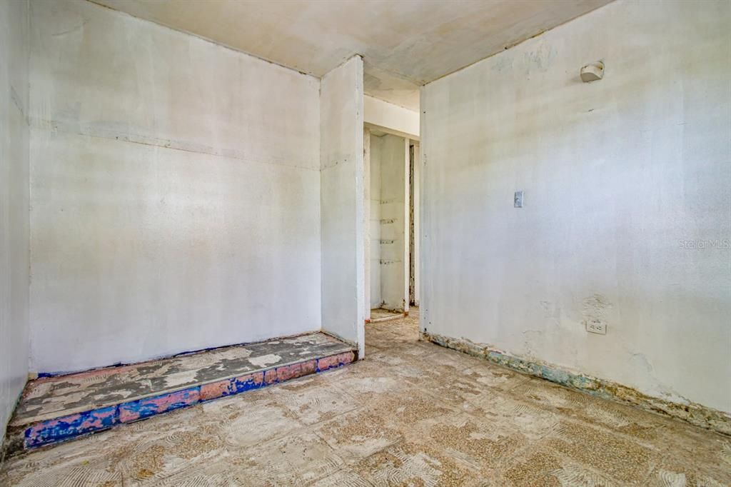 For Sale: $148,500 (3 beds, 1 baths, 1000 Square Feet)