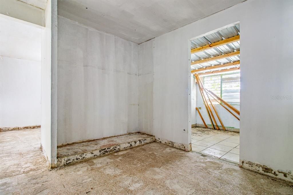 For Sale: $148,500 (3 beds, 1 baths, 1000 Square Feet)