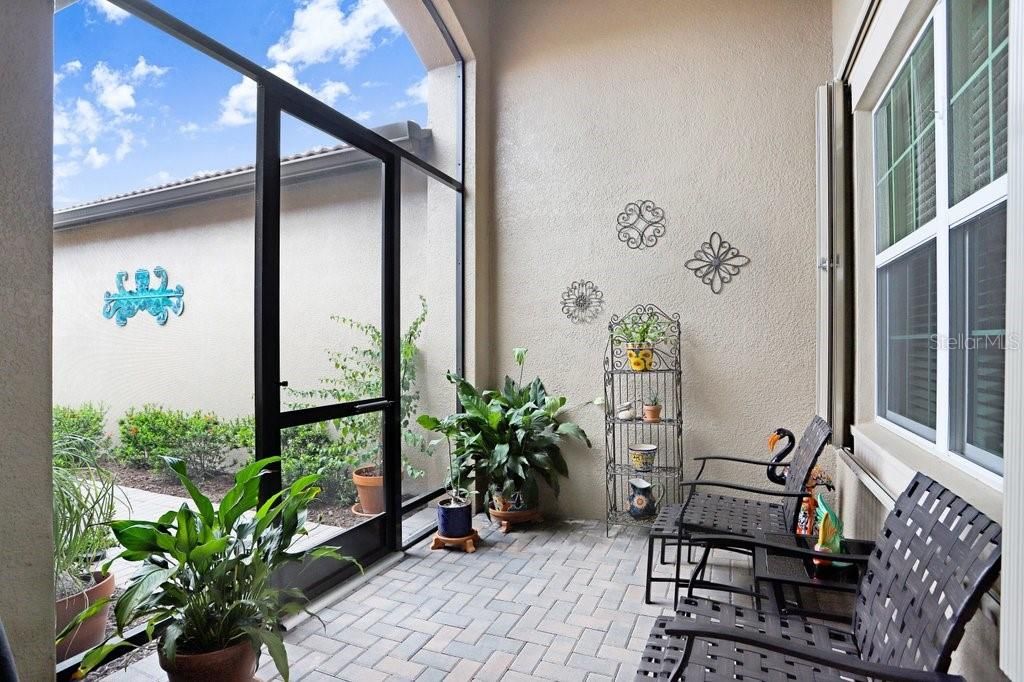 На продажу: $365,000 (2 спален, 2 ванн, 1648 Квадратных фут)