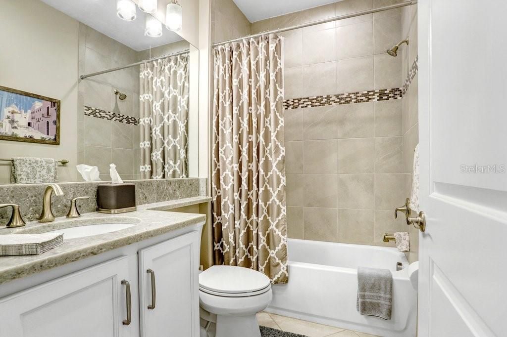 На продажу: $365,000 (2 спален, 2 ванн, 1648 Квадратных фут)